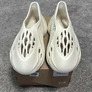 Yeezy foam runner